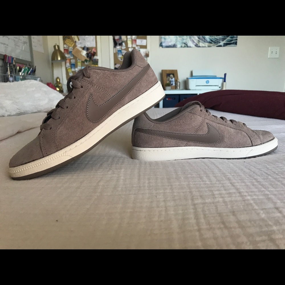 NIKE Court Royals Sneakers